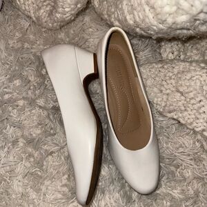 Dream Pairs Classic White Heels